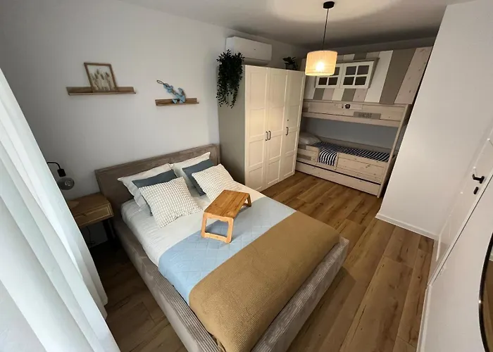 Leniwa Debina 아파트